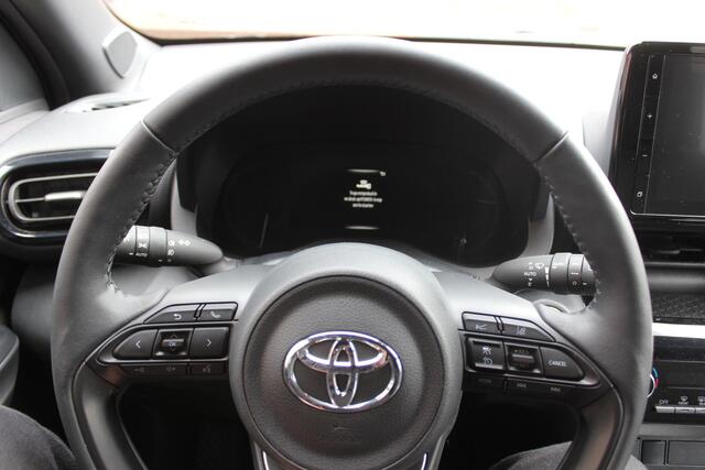 Toyota YARIS Cross 1.5 Hybrid Dynamic Stoel/Stuurverwarming, Camera, Navigatie, Safety Sense!
