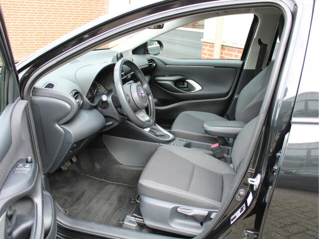 Toyota YARIS 1.5 Hybrid Active Automaat /NAVI/16'LM/Camera/ACC/Climate control/Apple carplay/DAB+/CV/ISOFIX/2e eig!