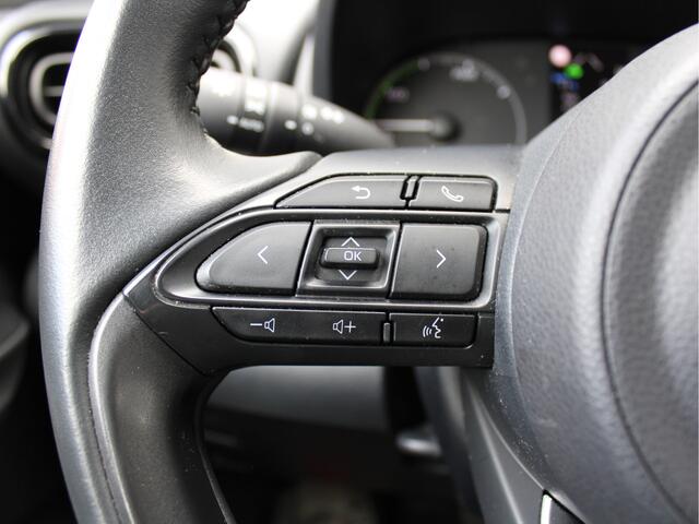 Toyota YARIS 1.5 Hybrid Active Automaat /NAVI/16'LM/Camera/ACC/Climate control/Apple carplay/DAB+/CV/ISOFIX/2e eig!