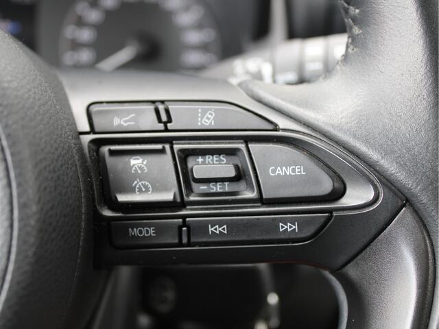 Toyota YARIS 1.5 Hybrid Active Automaat /NAVI/16'LM/Camera/ACC/Climate control/Apple carplay/DAB+/CV/ISOFIX/2e eig!