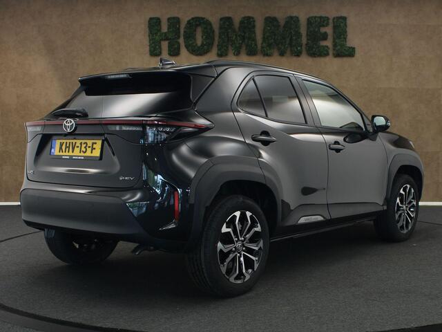 Toyota YARIS Cross 1.5 Hybrid 130 Dynamic + Winter Pack DIRECT UITVOORRAAD LEVERBAAR- PARKEERSENSOREN VOOR EN ACHTER - VOORRUIT, STOEL EN STUUR VERWARMING - DODEHOEK DETECTIE - KEYLESS ENRTY & START - ADAPTIVE CRUISE CONTROL