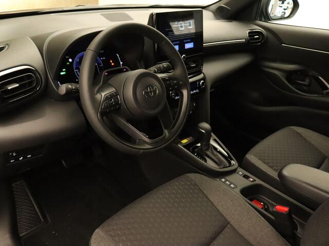 Toyota YARIS Cross 1.5 Hybrid 130 Dynamic + Winter Pack DIRECT UITVOORRAAD LEVERBAAR- PARKEERSENSOREN VOOR EN ACHTER - VOORRUIT, STOEL EN STUUR VERWARMING - DODEHOEK DETECTIE - KEYLESS ENRTY & START - ADAPTIVE CRUISE CONTROL