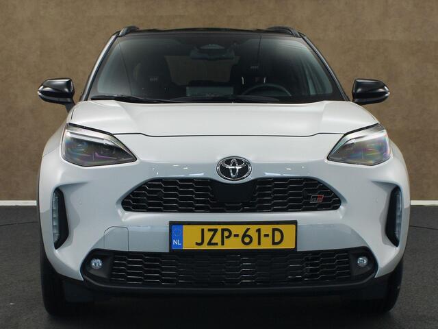 Toyota YARIS Cross 1.5 Hybrid 130 GR SPORT - KOM PROEFRIJDEN IN DE 130PK GR SPORT - DODEHOEK DETECTIE - ELEKTRISCHE ACHTERKLEP - PARKEERSENSOREN VOOR EN ACHTER - KEYLESS ENRTY & START - STOEL, STUUR EN VOORRUIT VERWARMING