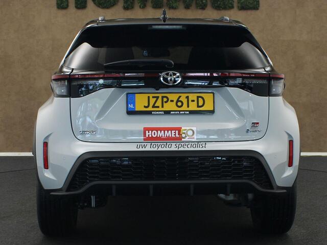 Toyota YARIS Cross 1.5 Hybrid 130 GR SPORT - KOM PROEFRIJDEN IN DE 130PK GR SPORT - DODEHOEK DETECTIE - ELEKTRISCHE ACHTERKLEP - PARKEERSENSOREN VOOR EN ACHTER - KEYLESS ENRTY & START - STOEL, STUUR EN VOORRUIT VERWARMING