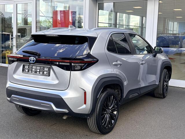 Toyota YARIS Cross 1.5 Hybrid Adventure Panoramadak | Head-up Display | JBL | Dodehoek-Detectie | Stoelverwarming