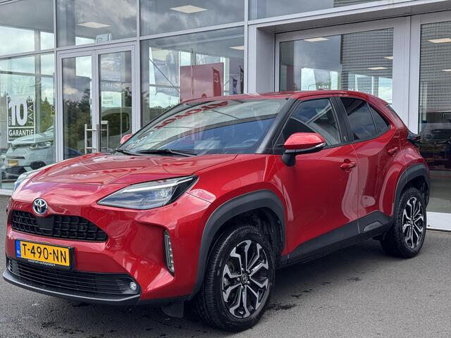 Toyota YARIS Cross 1.5 Hybrid Dynamic Dodehoekdetectie | Trekhaak | Parkeersensoren voor+achter | stoel/stuurwielverwarming | 17 inch | climate control