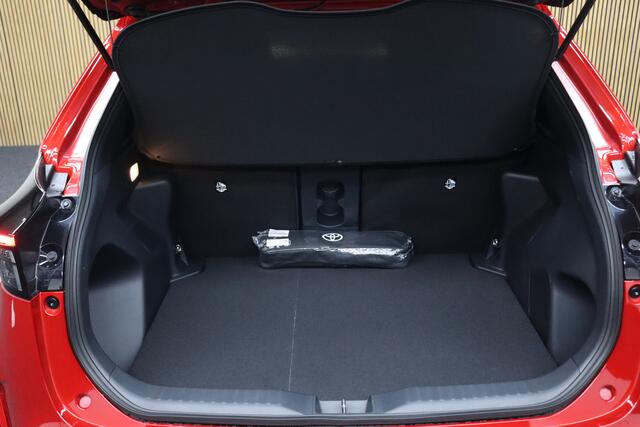 Toyota YARIS Cross 1.5 Hybrid 130 Dynamic + Comfort Pack | MY2026 | ¤ 2.500,- Voorraad voordeel! | Adaptive-cruise | Camera | Clima | Apple Carplay & Android Auto | Navigatie | Keyless | Parkeerhulp | Stoel & Stuurverwarming | Dodehoekdetectie