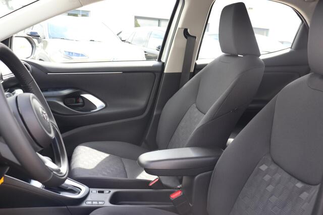 Toyota YARIS 1.5 Hybrid 115 Comfort, Nieuw en direct leverbaar met ¤3.500,- voordeel!