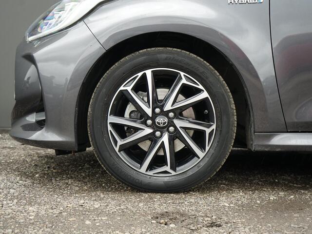 Toyota YARIS 1.5 Hybrid Dynamic Dealer onderh. / Adaptive cruise / Camera / Carplay / Keyless / LED / Climate Control /