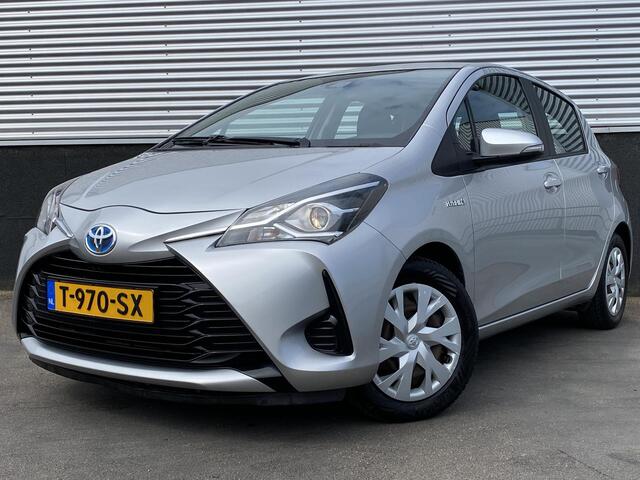 Toyota YARIS 1.5 Hybrid Aspiration Navigatie, Achteruitrijcamera, smart Key,