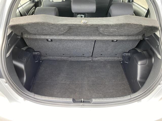 Toyota YARIS 1.5 Hybrid Aspiration Navigatie, Achteruitrijcamera, smart Key,