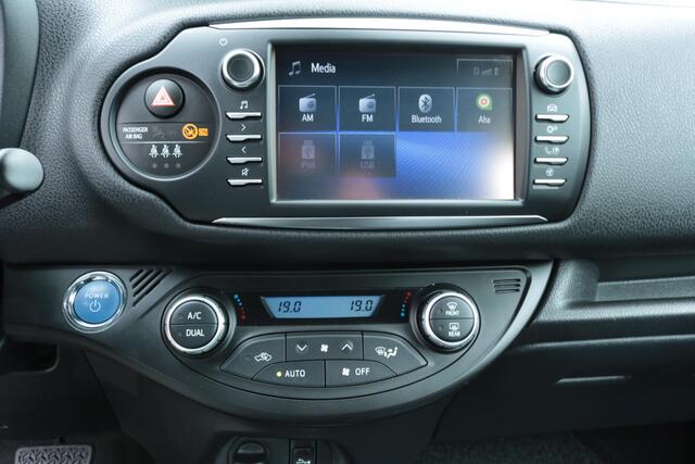 Toyota YARIS 1.5 Hybrid Executive | Achteruitrij camera | cruise control | Climate controle | Dealer onderhouden!
