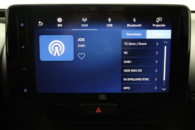 Toyota YARIS Cross 1.5 Hybrid GR Sport | Head-up Display | Trekhaak | JBL | Stoel/ Stuurverwarming | Elektrische kofferklep |