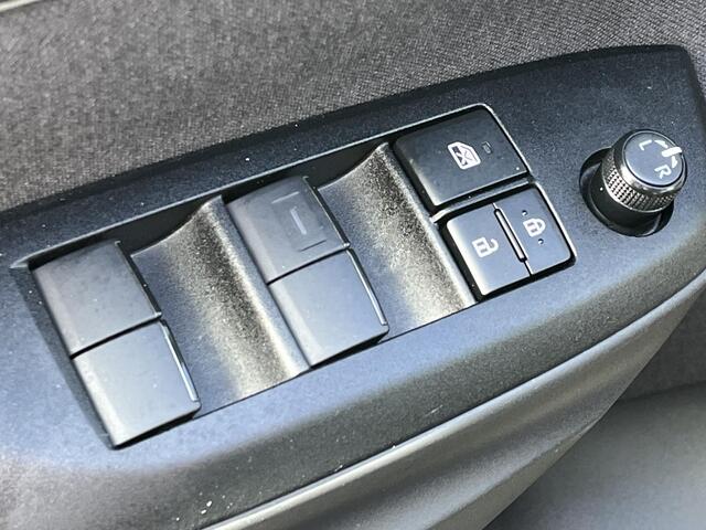 Toyota YARIS 1.5 Hybrid 115 Active | Parkeersensoren | Stoel- + stuurverwarming | Carplay | Licht metalen velgen |