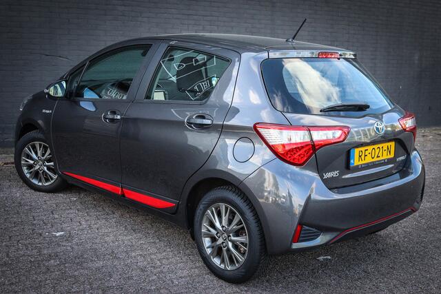 Toyota YARIS 1.5 Hybrid Design Net binnen - Nu al te bezichtigen