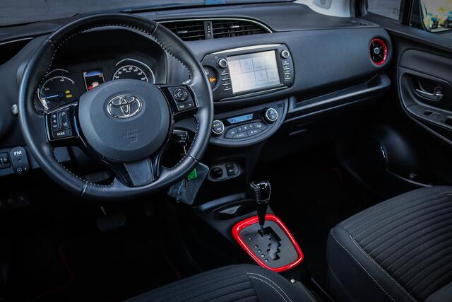 Toyota YARIS 1.5 Hybrid Design Net binnen - Nu al te bezichtigen