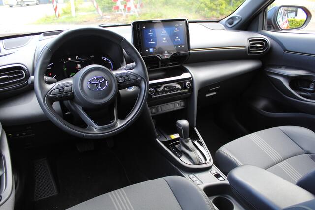 Toyota YARIS Cross 1.5 Hybrid Adventure Bi-Tone | Rijklaar | Blind Spot | Head Up | Sensoren v+a | Stoel-/stuurverw. | JBL | Apple/Android | LED | Keyless
