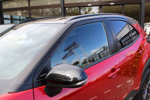 Toyota YARIS Cross 1.5 Hybrid Adventure Bi-Tone | Rijklaar | Blind Spot | Head Up | Sensoren v+a | Stoel-/stuurverw. | JBL | Apple/Android | LED | Keyless