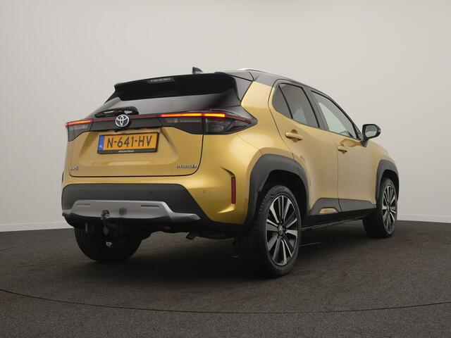 Toyota YARIS Cross 1.5 Hybrid Launch Edition - RIJKLAARPRIJS - All Seasonbanden - Achteruitrijcamera - Head-Up Display - Stoel- en Stuurverwarming - Trekhaak