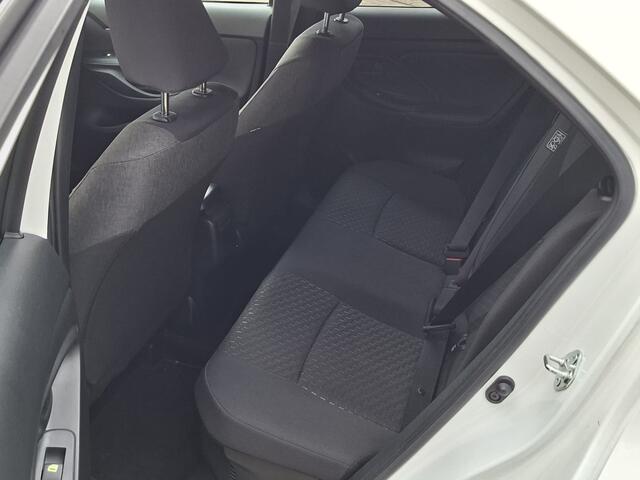 Toyota YARIS Cross 1.5 Hybrid 130 Dynamic | AUTOMAAT | Trekhaak | Adapt. Cruise | Camera | Comfort Pack | 8.000km !! |