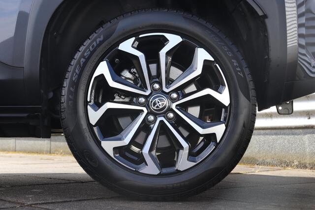 Toyota YARIS Cross 1.5 Hybrid 130 First Edition Limited, BSM, Parkeersensoren, Stuur en Stoelverwarming!