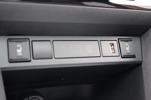 Toyota YARIS Cross 1.5 Hybrid Explore Limited, Apple Carplay/Android Auto, Pano, Trekhaak, Stuur & Stoelverwarming!