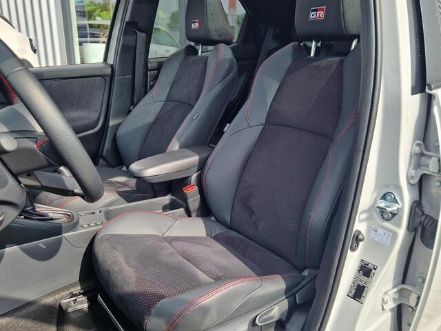 Toyota YARIS 1.5 Hybrid 130 GR SPORT plus pack Panoramadak