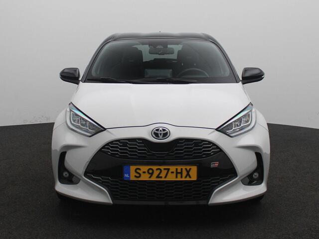Toyota YARIS 1.5 Hybrid GR Sport | Apple Carplay/Android | cruise control adaptief | electronic climate control | lederen/microvezel bekleding | LED koplampen | lichtmetalen velgen multi-spaaks 18" |