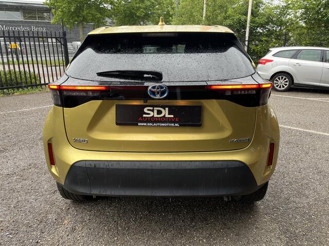 Toyota YARIS Cross 1.5 Hybrid First Edition // ADAPT. CRUISE // LED // KEYLESS // CAMERA // NAVI+CARPLAY //