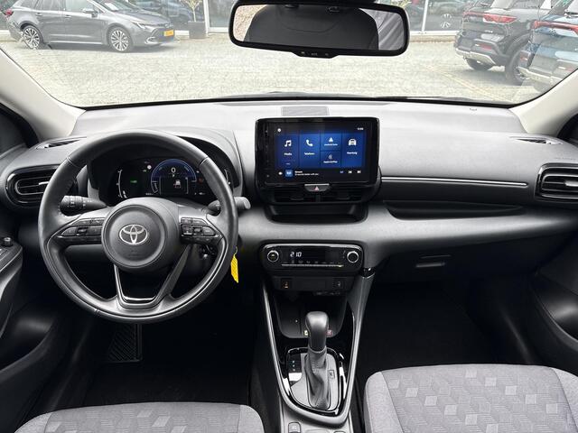 Toyota YARIS 1.5 Hybrid 115 Dynamic **TWEEDE PINKSTERDAG GEOPEND/ STOELVERWARMING/ PARKEERSENSOREN/ STUURWIELVERWARMING**