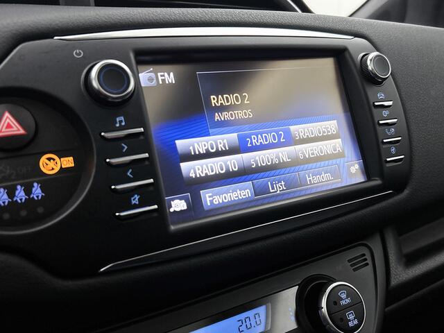 Toyota YARIS 1.5 Hybrid SkyBlue | Panoramadak | Trekhaak | Safety Pakket | LED | PDC voor en achter | Unieke Uitvoering |