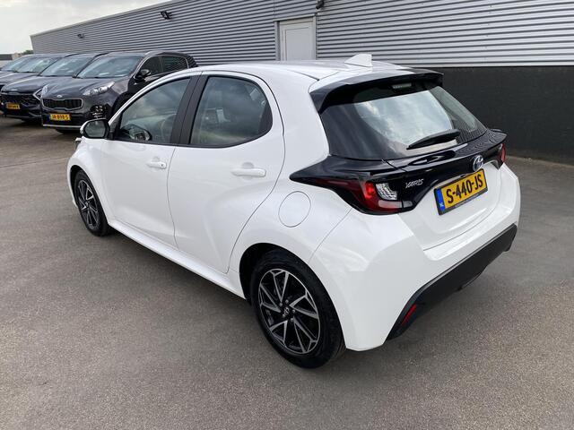 Toyota YARIS 1.5 Hybrid Active Dynamic-special Nieuw geleverd, dealeronderhouden, Lichtmetalen velgen, Achteruitrijcamera, Adaptieve cruise control