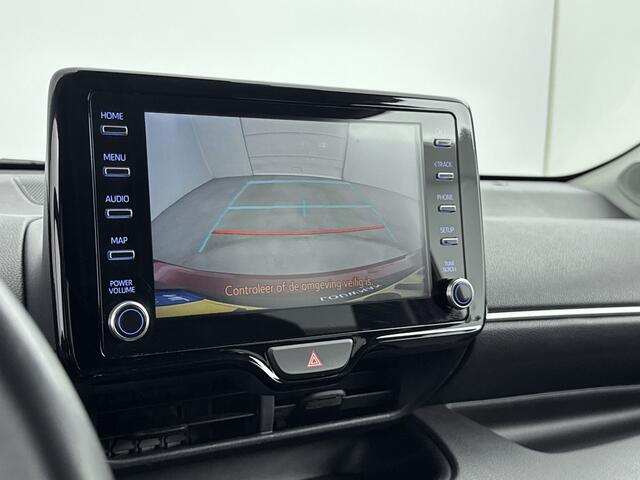 Toyota YARIS 1.5 Hybrid Dynamic Limited | Binnenspiegel Automatisch Dimmend | Apple Carplay/Android Auto | Stoelverwarming | Metallic Lak |