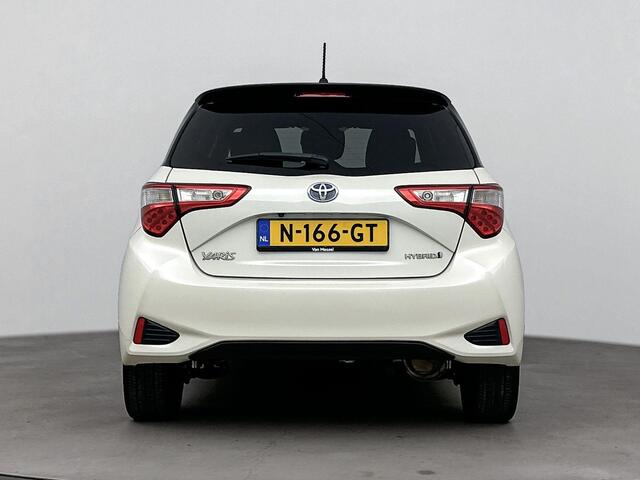 Toyota YARIS 1.5 Hybrid 100Pk Bi-Tone | Airco | Achteruitrijcamera | Armsteun | Climate Control | LED Dagrijverlichting