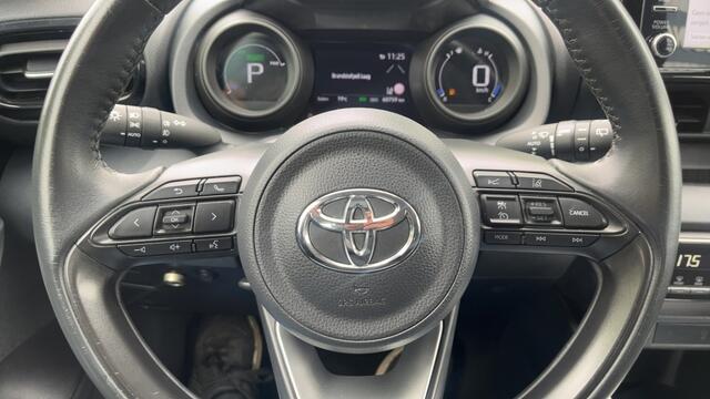 Toyota YARIS ,Cruise adap, PDC, Camera, le 1.5 Hyb. Bns Plus