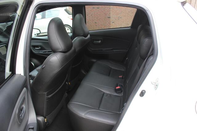 Toyota YARIS 1.5 VVT-i Executive Leder, Panorama dak, Automaat
