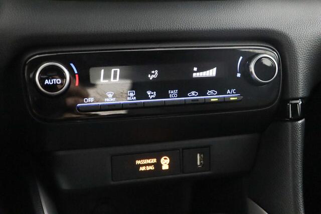 Toyota YARIS 1.5 Hybrid Dynamic | Climate control | Keyless | Parkeercamera | Apple carplay Android auto |