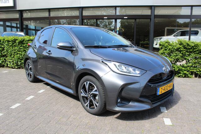 Toyota YARIS 1.5 Hybrid 115 First Edition | Rijklaar | Trekhaak | Keyless | LED | Camera | Adap.cruise | Clima | Apple/Android | Navi | All season