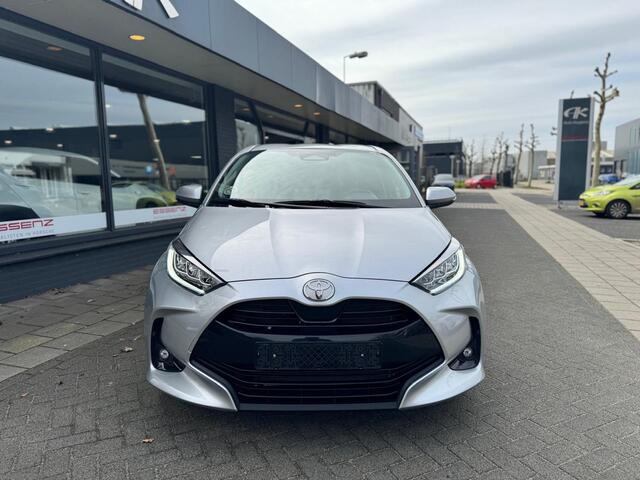 Toyota YARIS 1.5 Hybrid 115 Business