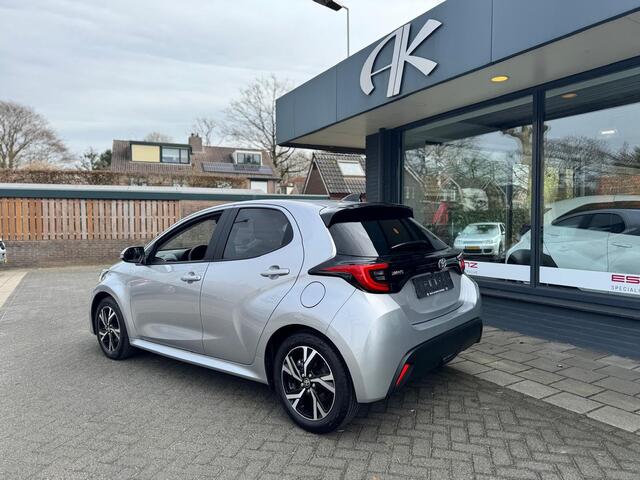 Toyota YARIS 1.5 Hybrid 115 Business