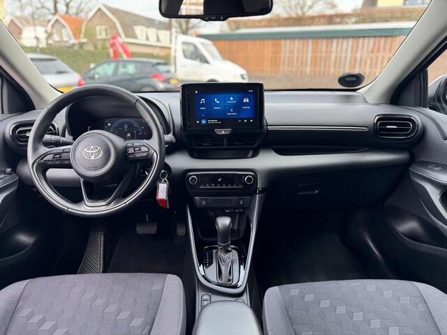 Toyota YARIS 1.5 Hybrid 115 Business