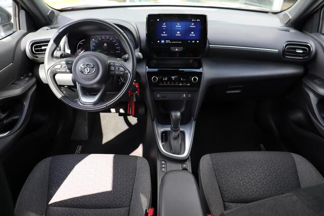 Toyota YARIS Cross 1.5 Hybrid Dynamic Limited, Trekhaak, LM Velgen, Apple Carplay / Android Auto, Stoelverwarming.