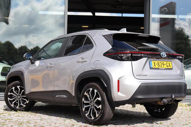 Toyota YARIS Cross 1.5 Hybrid Dynamic Limited, Trekhaak, LM Velgen, Apple Carplay / Android Auto, Stoelverwarming.