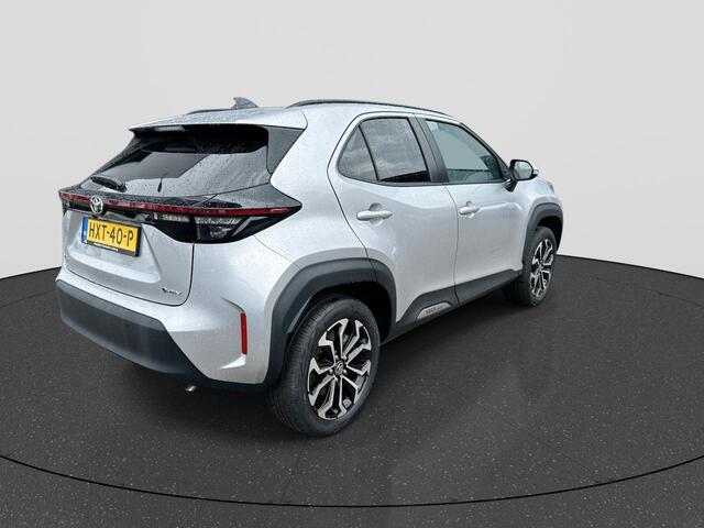 Toyota YARIS Cross 1.5 Hybrid 115 Dynamic RIJKLAAR | COMFORT Pakket | Navigatie | PDC | BSM | Stoel- & Stuurverwarming | NL AUTO