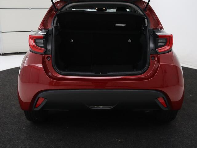 Toyota YARIS 1.5 Hybrid Dynamic | Carplay | Adaptive cruise | Keyless | Camera | Full LED | Climate control | 16'' | Bluetooth | DAB | Regensensor | Origineel NL