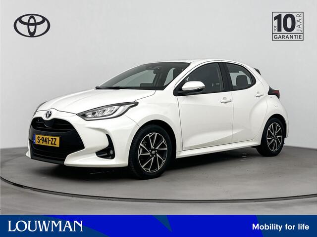 Toyota YARIS 1.5 Hybrid Dynamic Navi | 16'' Lichtmetalen velgen | Apple Carplay / Android Auto | Parkeercamera | Keyless Entry/Start |