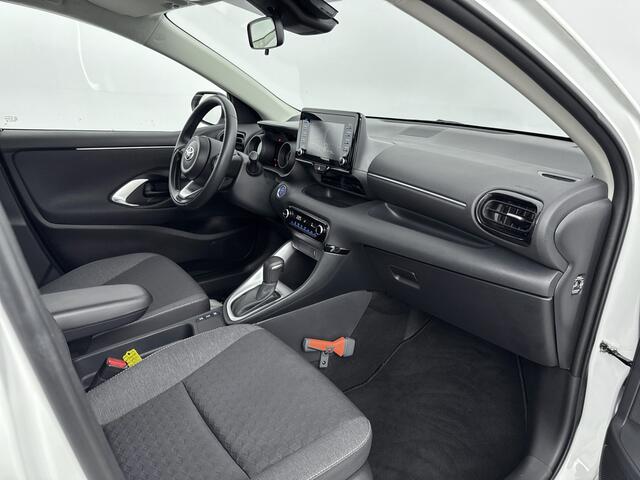 Toyota YARIS 1.5 Hybrid Dynamic Navi | 16'' Lichtmetalen velgen | Apple Carplay / Android Auto | Parkeercamera | Keyless Entry/Start |