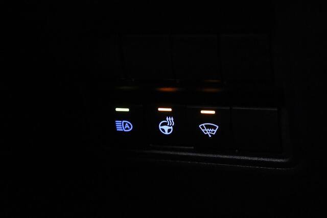 Toyota YARIS Cross 1.5 Hybrid Dynamic | Stoel- Stuurverw. | Dodehoekdet. | Camera | Adapt. Cruise | Keyless | 17'' | All Seasons