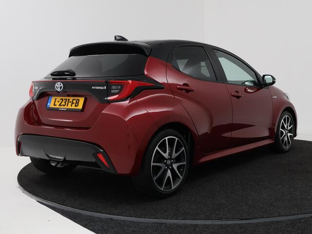 Toyota YARIS 1.5 Hybrid Executive Bi-Tone | Navigatie | JBL | Panoramadak | Head-up | BLS | PDC | Stuur-Stoelverwarming |