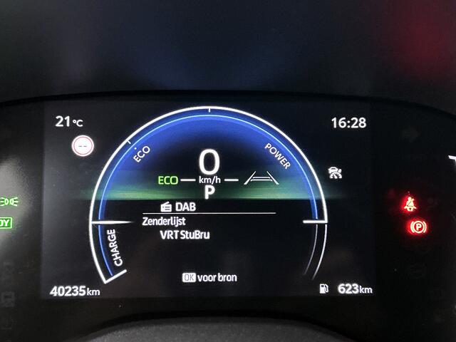 Toyota YARIS Cross 1.5 Hybrid Dynamic | Parkeersensoren V+A | Stuur-Stoel-Voorruitverwarming Onderweg-naar-dealer